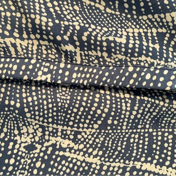 COPY - 👚 SOFT SURROUNDINGS L Ombré Tunic. Abstract blue and white dot print. 👚 - Picture 10 of 11